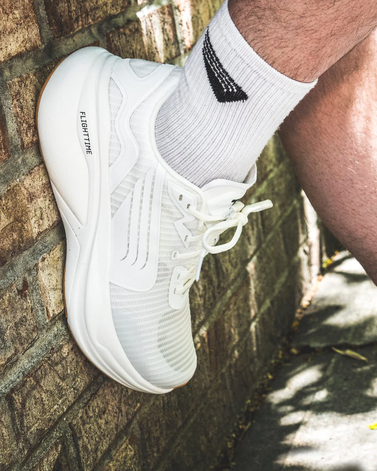 Men's Maverick-V1 Runner - White/Gum 10 Men's Maverick-V1 Runner - White/Gum