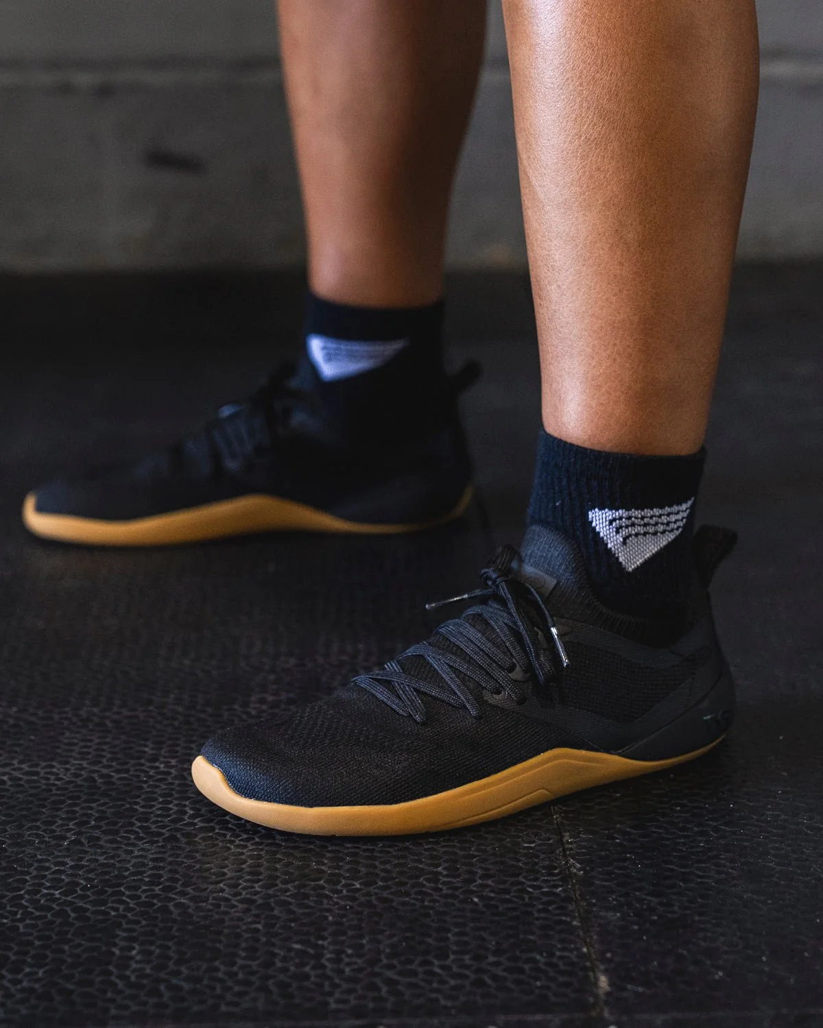 Men's DropZero 2 Lace Barefoot Trainer - Black Gum 9 Women's DropZero 2 Lace Barefoot Trainer - Black Gum