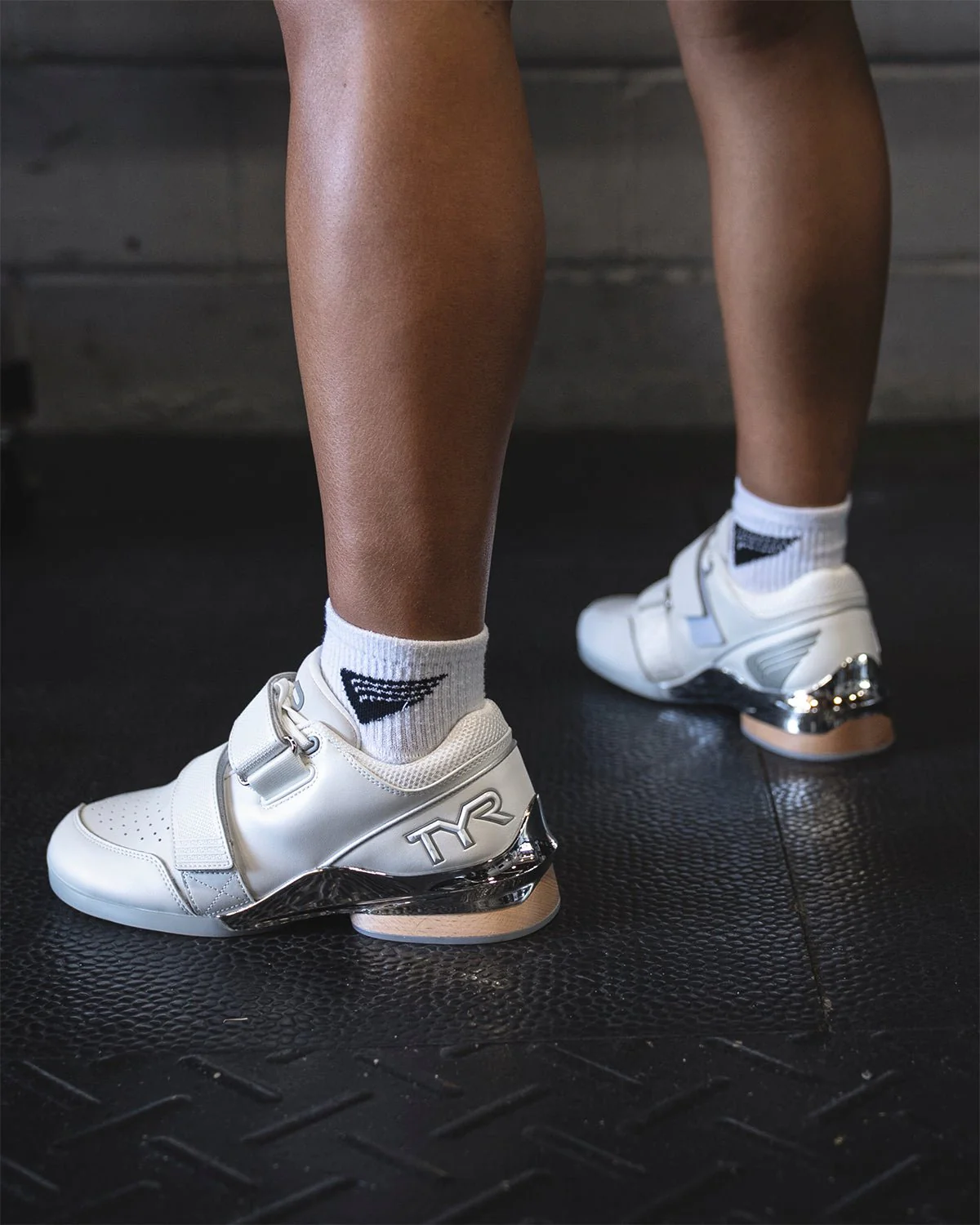 Women's TYRFORCE Elite Carbon Lifter 5 Men's TYRFORCE Elite Carbon Lifter - White/Gum