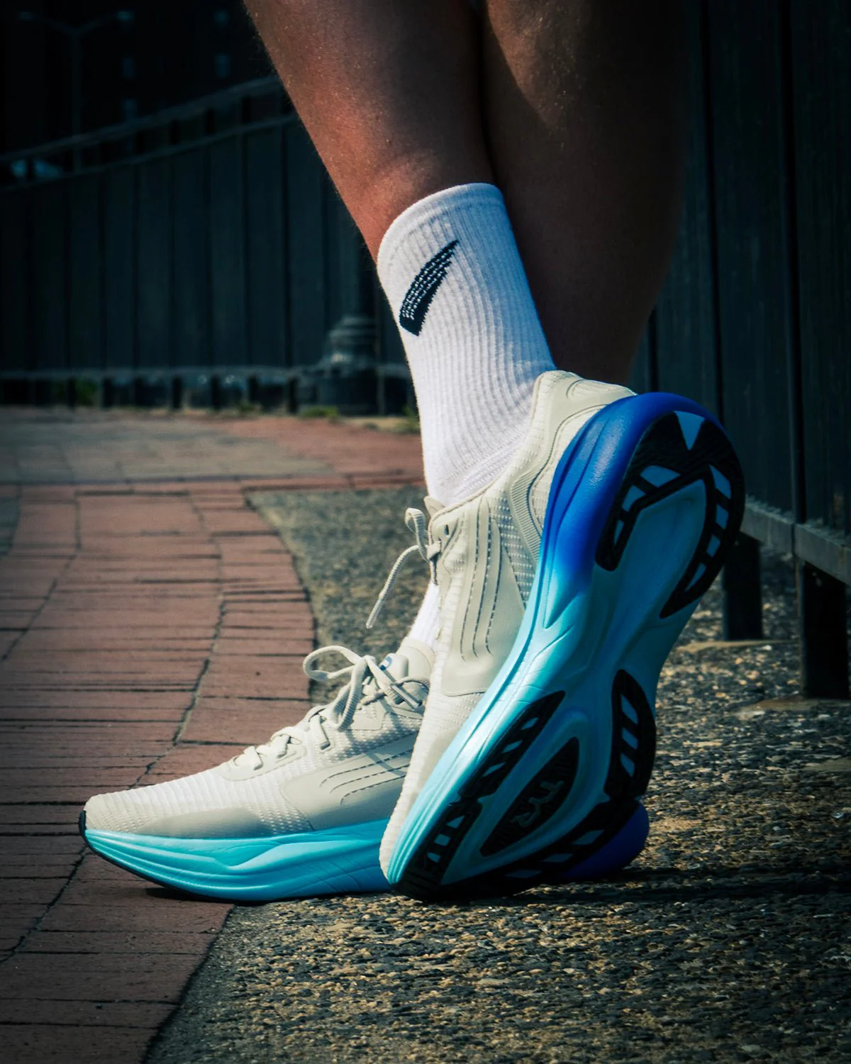 Men's Maverick-V1 Runner - Stratosphere 9 Men's Maverick-V1 Runner - Stratosphere